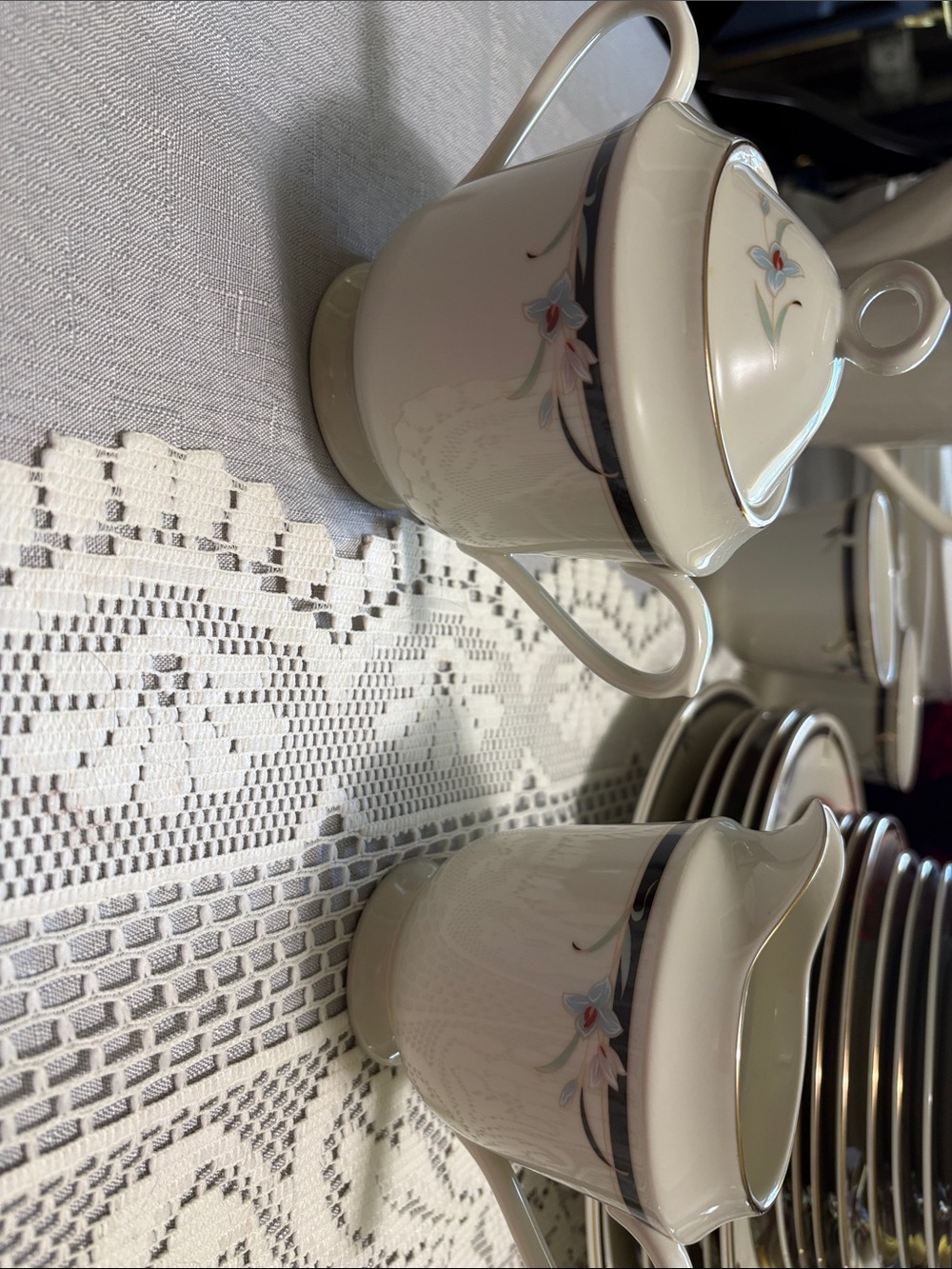 Sango Regency Collection Sugar Bowl and Creamer Set